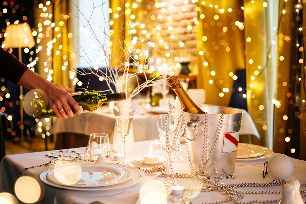 Indeed Flex | Events table with champagne and festive theme